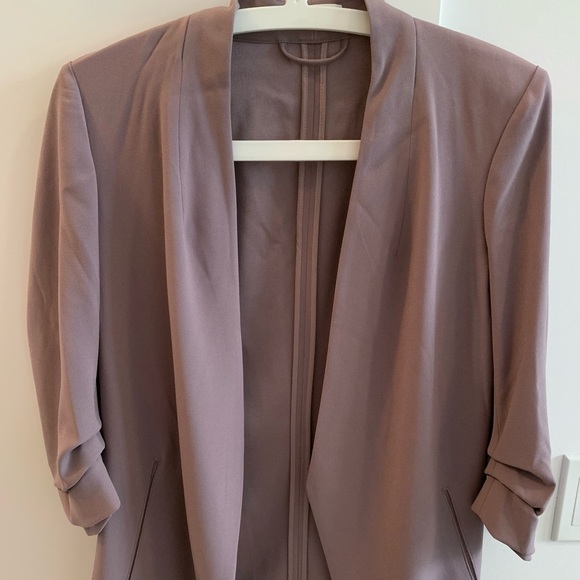 Aritzia Babaton Power Blazer NWOT - Picture 3 of 3